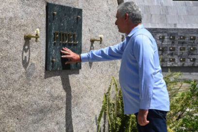 Díaz-Canel en Santiago de Cuba rinde homenaje a héroes y mártires