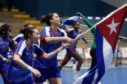 El balonmano femenino reina en San Salvador 2023 (Fotorreportaje)