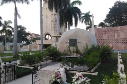 Sentido homenaje a cuatro grandes de Cuba