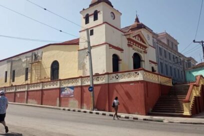 Cultura santiaguera con regalos de 26