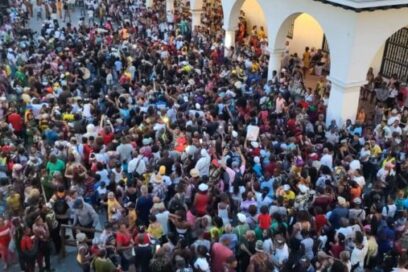 Multitudinario Desfile de la Serpiente en el Festival del Caribe
