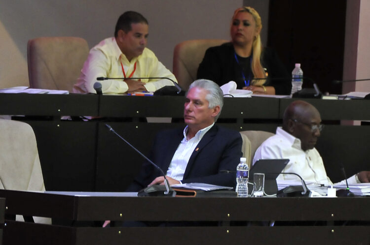 El Presidente de la República, Miguel Díaz-Canel Bermúdez, ha presidido la Primera Sesión Ordinaria de la X Legislatura. Foto: Heriberto González Brito
