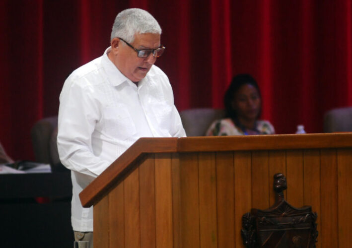 José Luis Toledo Santander, presidente de la Comisión de Asuntos Constitucionales. Foto: Heriberto González Brito