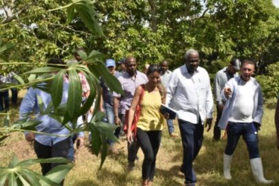 Esteban Lazo, en las calles, junto al pueblo de Camagüey (+ Fotos)