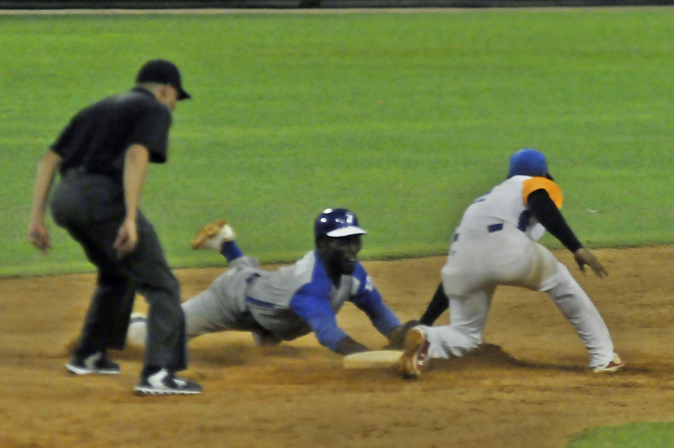 Segundo Juego Industriales-Sancti Spíritus en este play off. Foto: José Raúl Rodríguez Robleda