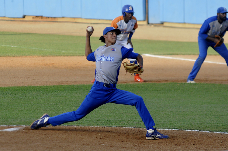 Rafael Perdomo hizo un relevo excelente y se anotó el éxito. Foto: José Raúl Rodríguez Robleda