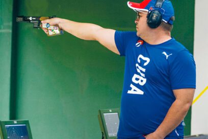 Cuba dispara y sigue con vida