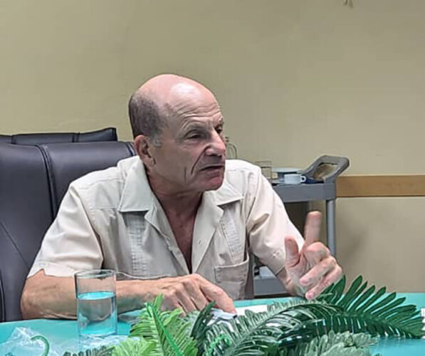 Mark Friedman, fundador y corrdinador del Comité Hands off Cuba de Los Ángeles. Foto: Yimel Díaz