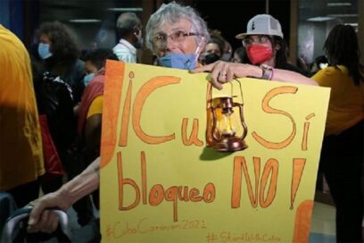 Multitudinaria solidaridad internacional en un Santiago en 26