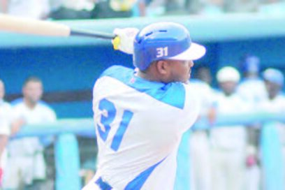 Play off: Mucho azul en noches santiagueras