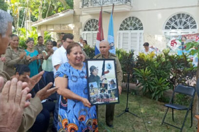 Presentan Revista Verde Olivo dedicada a Vilma Espín