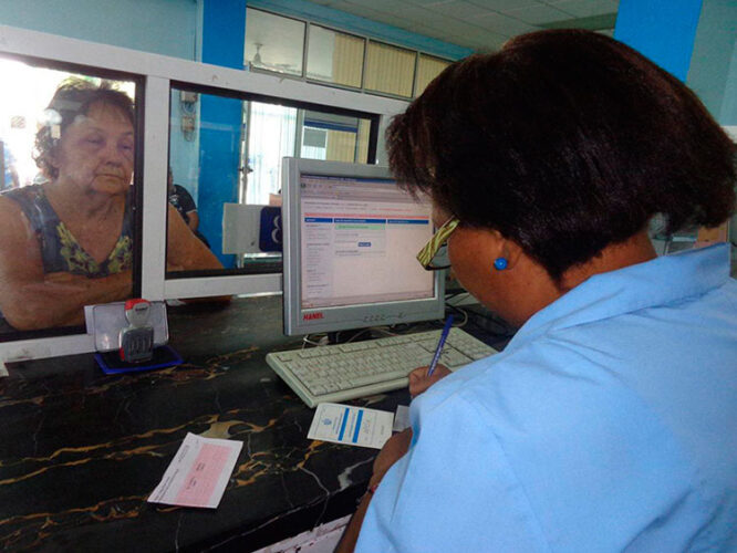 Bloqueo estadounidense limita giros postales y paquetería a Cuba