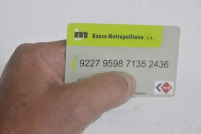 El 62 % de los beneficiarios de la seguridad social cobra a través de tarjeta magnética