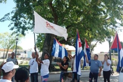 Ondea en Matanzas bandera del Sindicato de Energía y Minas