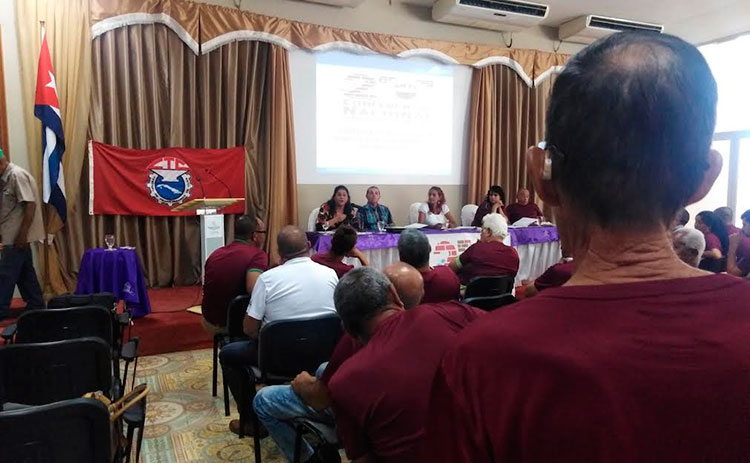 Representantes del Sindicato Nacional de Trabajadores de la Construcción celebraron en Camagüey la Segunda Provincial. Foto: Gretel Díaz Montalvo