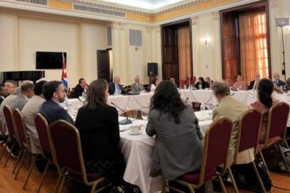 Dialoga Díaz-Canel con expertos de ciencia y tecnología de EE.UU.