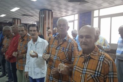 Entregan Sello Cincuentenario a 43 trabajadores azucareros