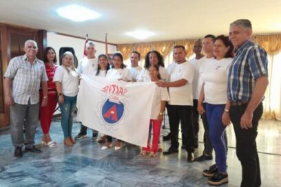 Abanderan delegación holguinera a la II Conferencia Nacional del SNTIAP