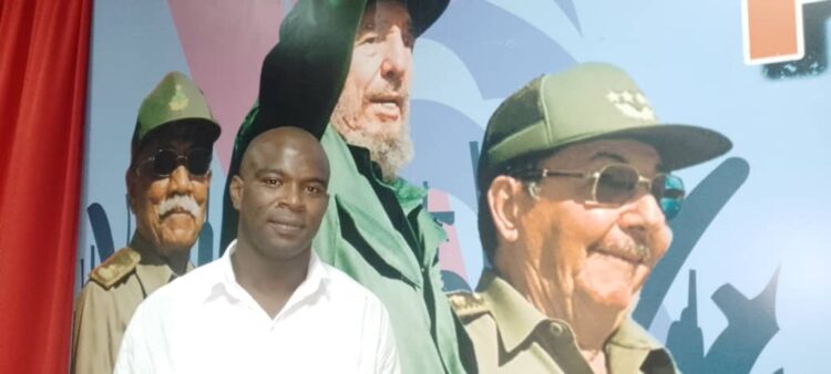 Orlando Beltrán Minier, de 34 años de edad y 12 de experiencia como dirigente sindical, fue electo como secretario general de la CTC en el territorio santiaguero.