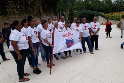 Abanderan delegación a II Conferencia del SNTIAP en Villa Clara