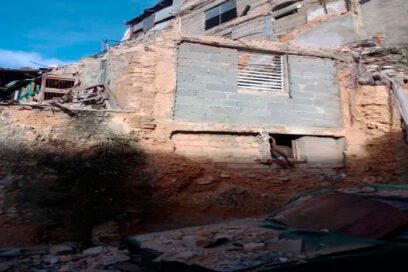 Deja dos lesionados derrumbe hoy en La Habana Vieja