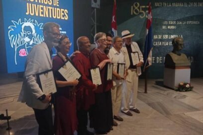 Asociación Hermanos Saíz otorga premio Maestro de Juventudes (+video)