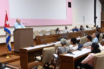 Reconoce primer ministro de Cuba labor de asesores jurídicos