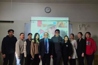 Dialoga embajador cubano sobre Fidel con universitarios mongoles