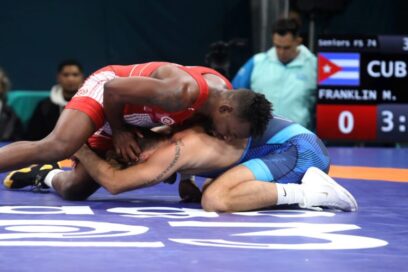 La lucha comenzó su cosecha: dos platas y un bronce