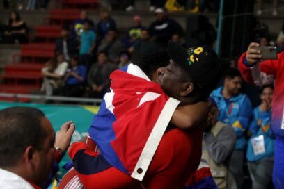 El abrazo de “LA CHIQUI” y “EL GRANDE”