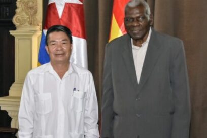 Recibe Esteban Lazo a Le Thanh Tung, embajador saliente de Vietnam en Cuba