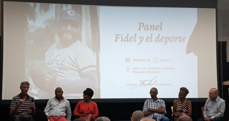 Panel Fidel y el deporte. Foto: del autor