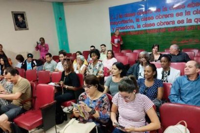 Debaten sobre riesgos de salud en entornos laborales (+Fotos)