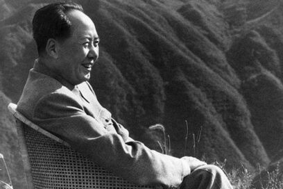 Homenajea dirigente partidista al líder chino Mao Zedong