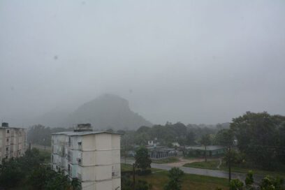 Reportan lluvias intensas en Punta del Este, Isla de la Juventud