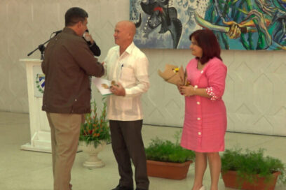 Dos Heroínas del Trabajo recibieron Escudo Pinareño