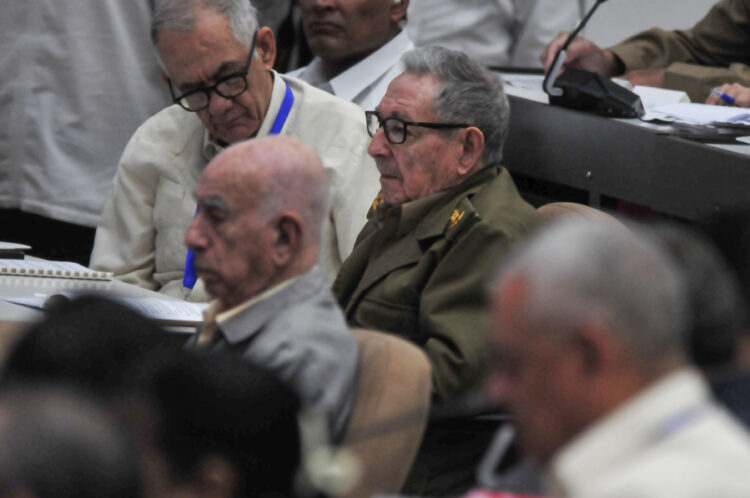 El General de Ejército participa en las sesiones ordinarias de la Asamblea Nacional. Foto: Heriberto González Brito.