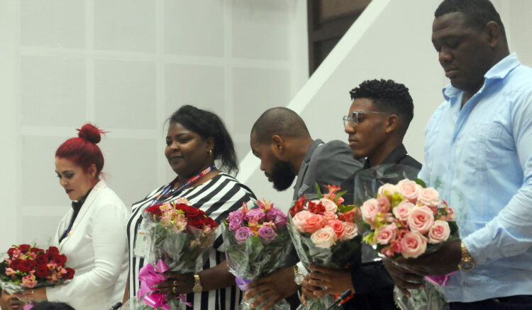 Deportistas cubanos reciben homenaje en la Sesión Ordinaria de la ANPP. Foto: Heriberto González Brito