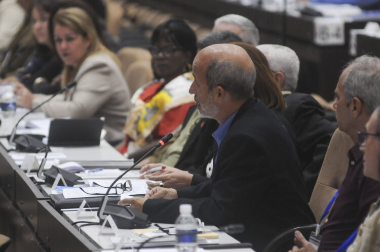 Rolando González, presidente de la Comisión de Relaciones Internacionales del Parlamento cubano. Foto: Heriberto González Brito