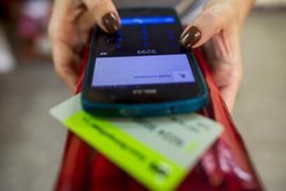 Comercios están obligados a tener canales electrónicos de pago