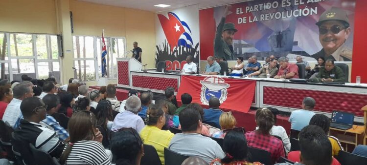 Convocan a trabajar por aniversario 65 del Triunfo de la Revolución ...