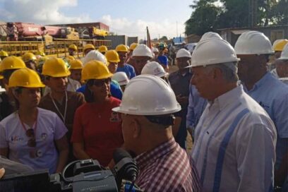 Llega presidente de Cuba a ciudad industrial de Nuevitas