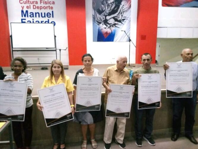 The Sports University honors professors on Cuban Flag Day • Workers