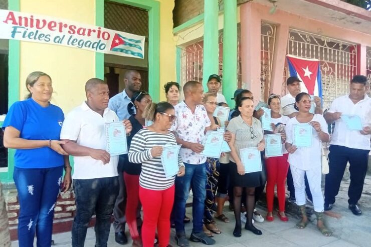  Durante la reapertura de la sede de la CTC de San Luis se reconocieron a los colectivos más destacados del municipio. Foto: Oliveros Seisdedos