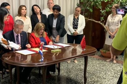 Donativos chinos mejorarán mobiliario y televisión digital cubana