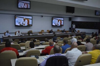 Reafirman constructores compromiso con el país