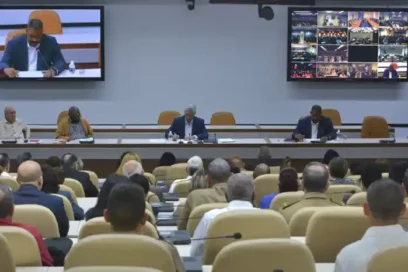 Asiste Díaz-Canel al balance anual del Tribunal Supremo