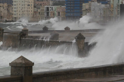 Fuertes marejadas en la costa norte occidental de Cuba