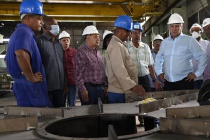 Recorre Díaz-Canel entidades económicas de Palma Soriano