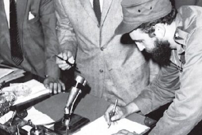 Primer Ministro de uniforme verde olivo